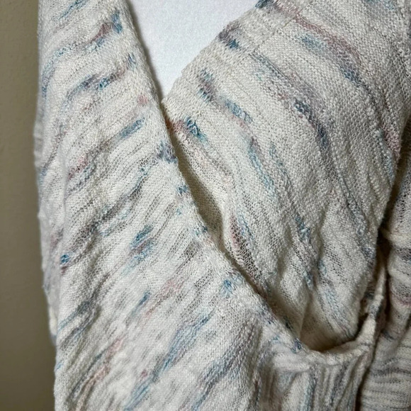 URBAN OUTFITTERS Kimchi Blue Wrap Front Crossover Sweater Size Large - Picture 3 of 9